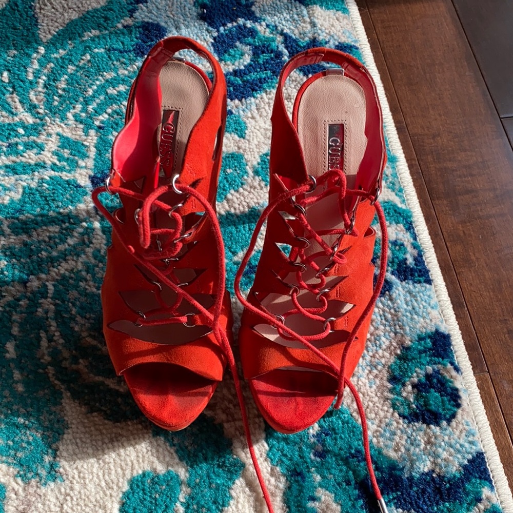 GUESS high heels
